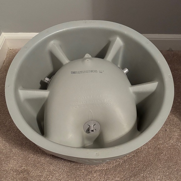 Bumbo Gray Baby Seat with White Tray - Picture 10 of 12